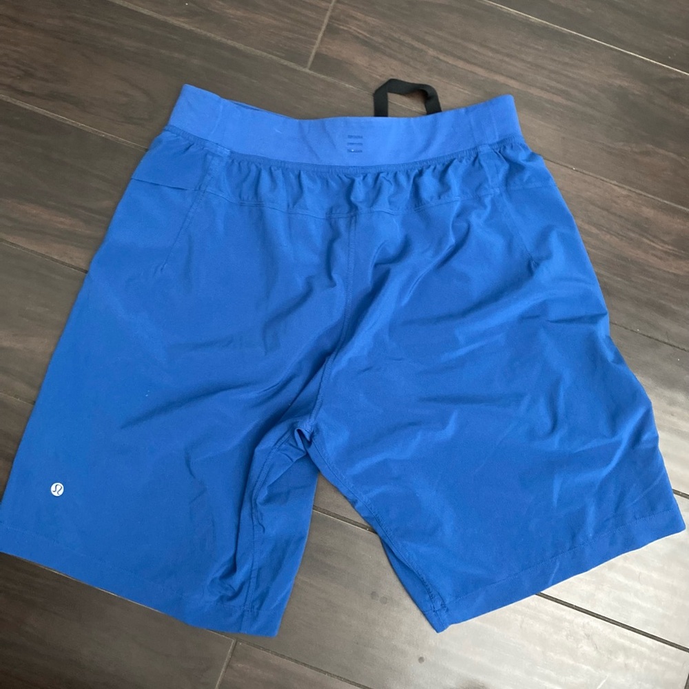 Men’s Lululemon 9 inch inseam athletic shorts. No liner